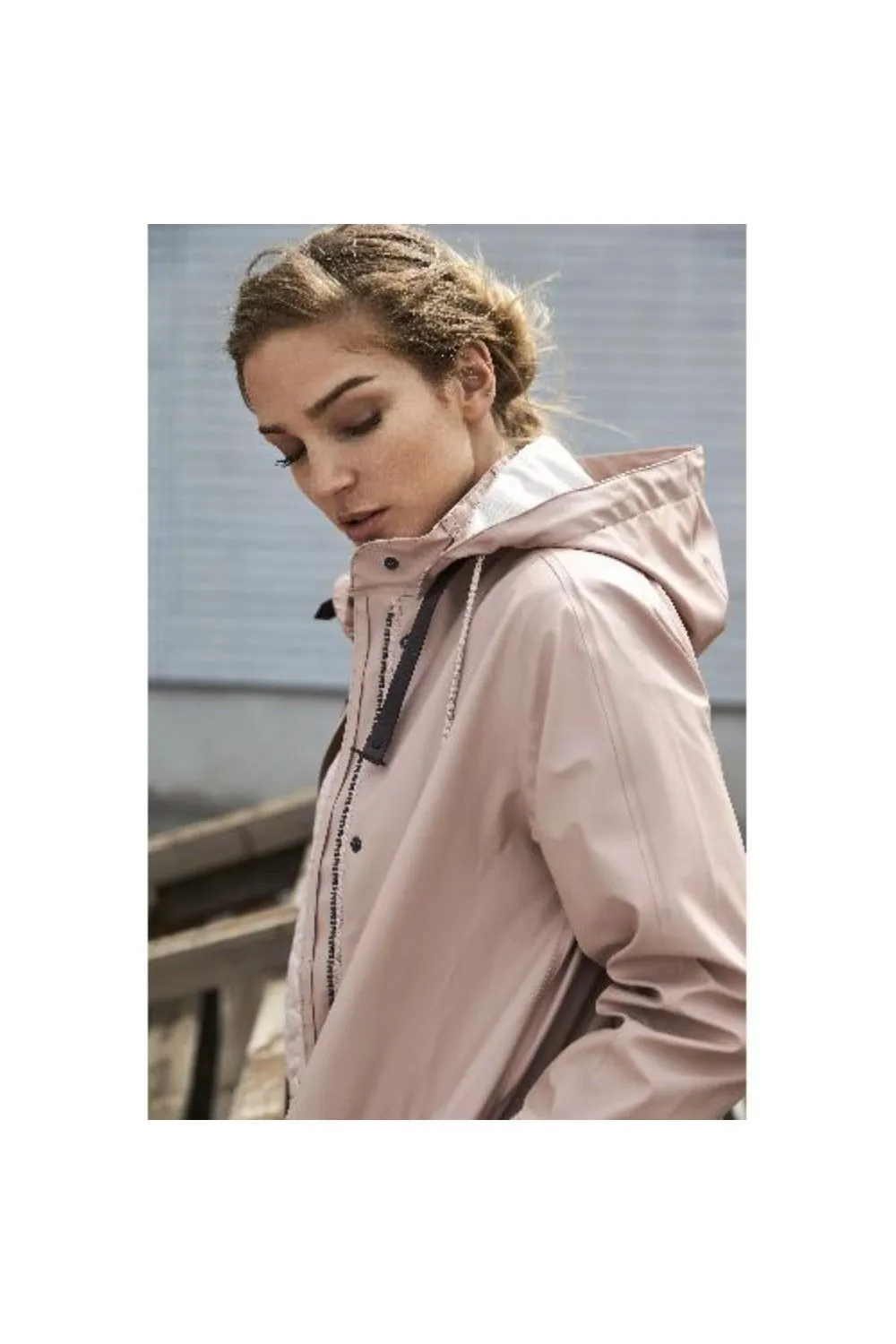 Ilse Jacobsen Hornbæk Rain 71 Hooded Rubberized Coat | Adobe Rose